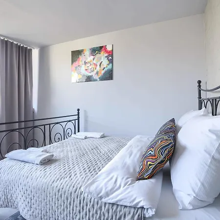 Komfortowy W Poblizu Starego Miasta Apartment