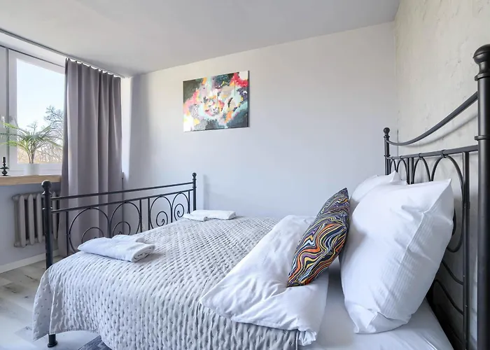 Komfortowy W Poblizu Starego Miasta Apartment